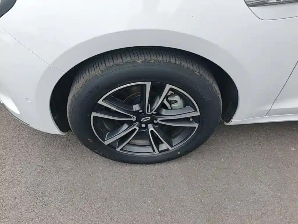 Wenjie M5 2025 Extended Range Ultra Rear-Wheel Drive Version — миниатюра 23