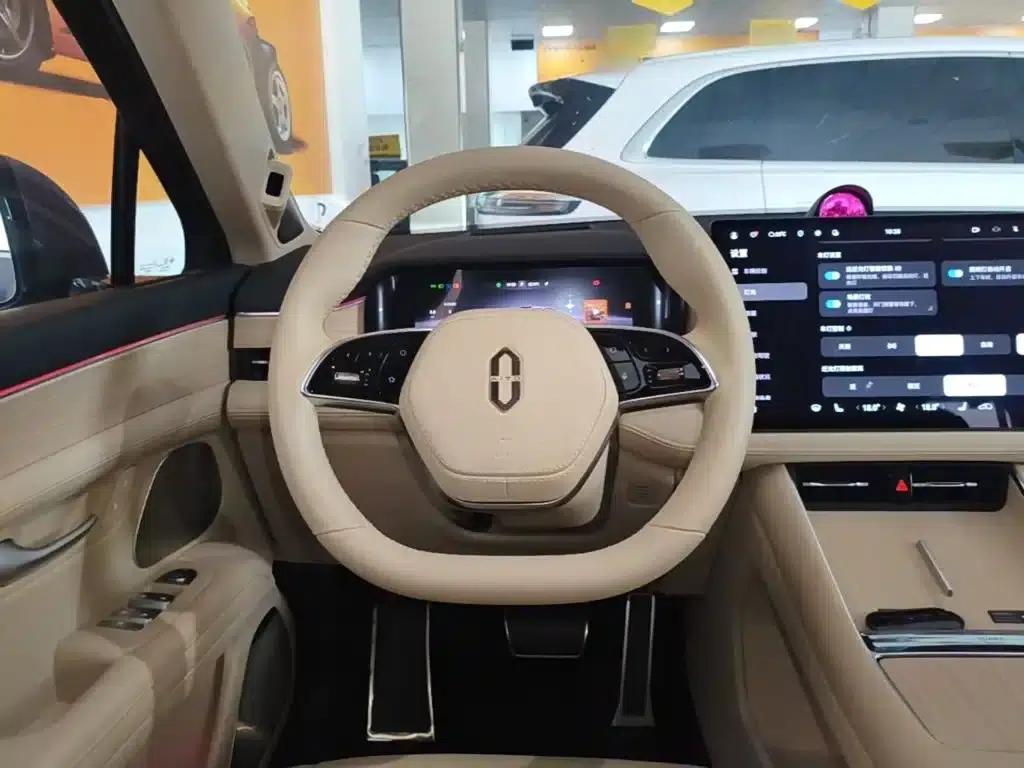 Wenjie M5 2025 Extended Range Ultra 4WD — миниатюра 11