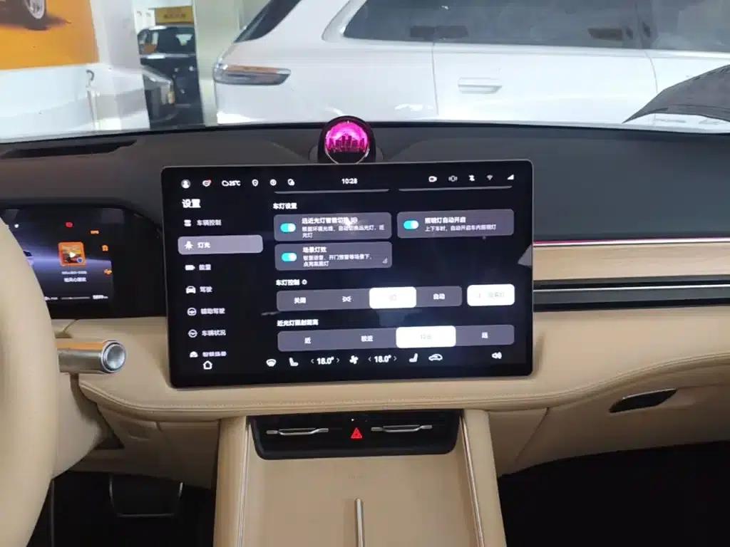 Wenjie M5 2025 Extended Range Ultra 4WD — миниатюра 13