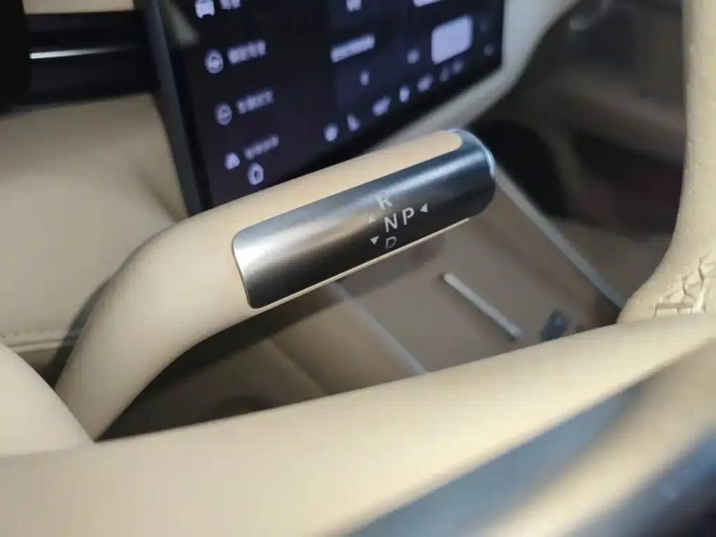 Wenjie M5 2025 Extended Range Ultra 4WD — миниатюра 14