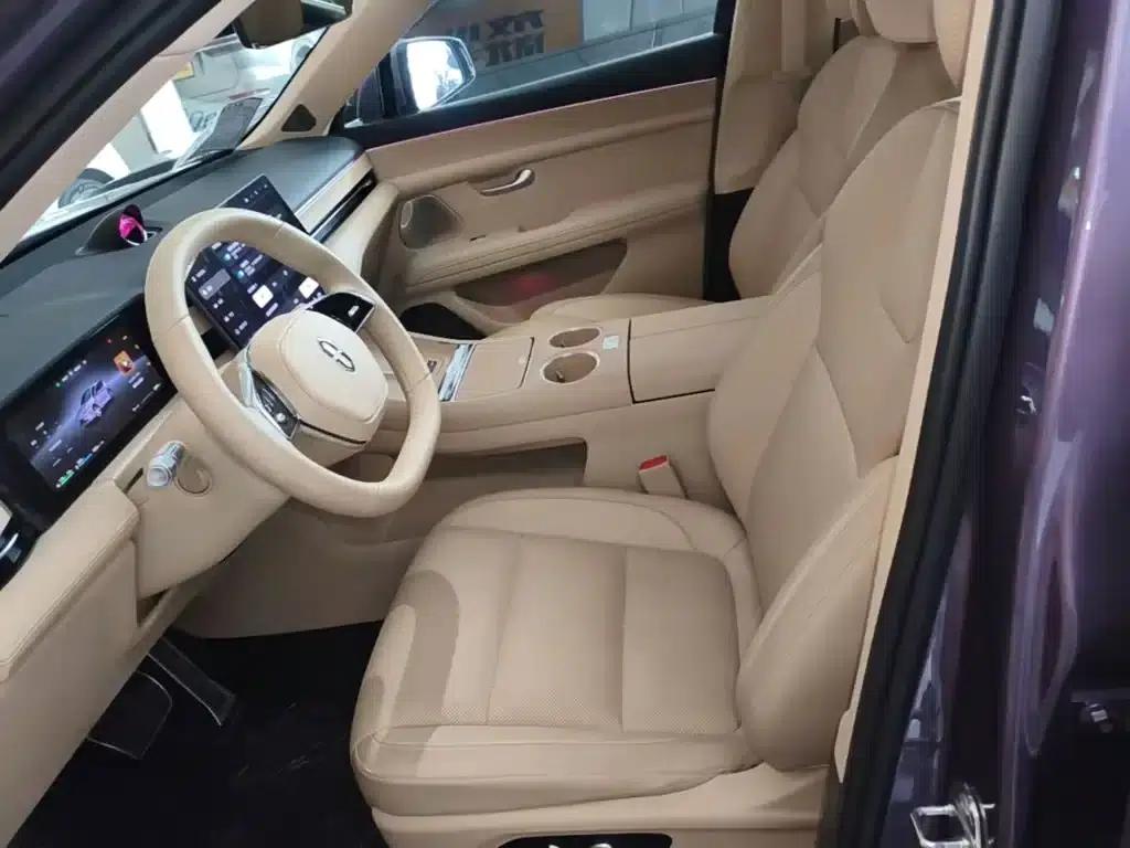 Wenjie M5 2025 Extended Range Ultra 4WD — миниатюра 15