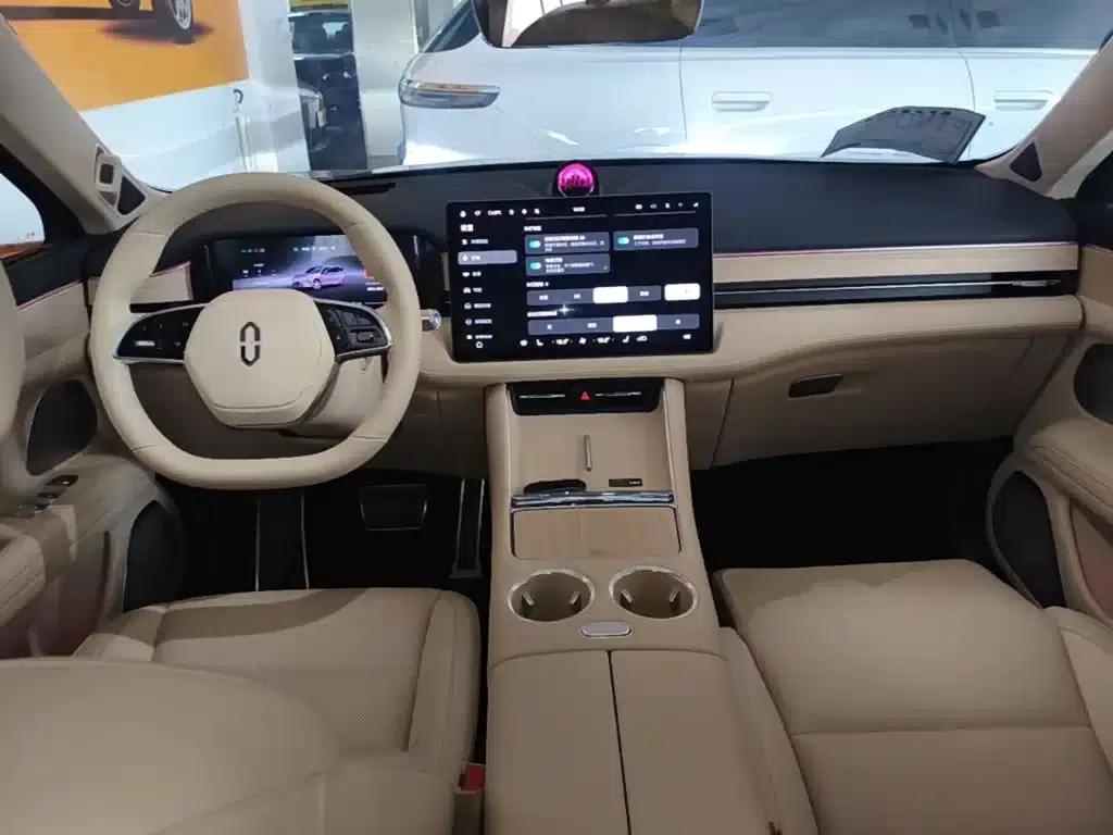 Wenjie M5 2025 Extended Range Ultra 4WD — миниатюра 10