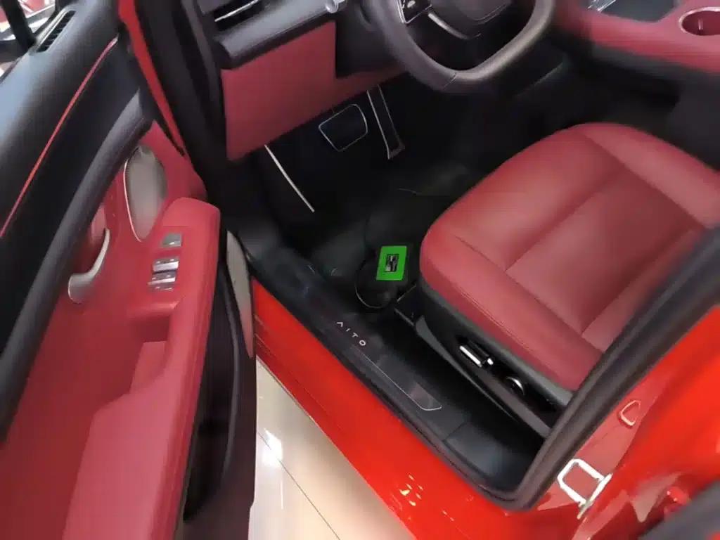 Wenjie M5 2025 Extended Range Ultra 4WD — миниатюра 16