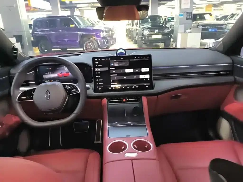Wenjie M5 2025 Extended Range Ultra 4WD — миниатюра 10