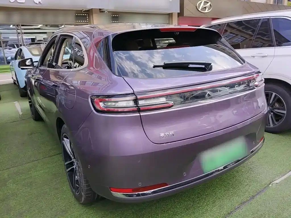 Wenjie M5 2025 Extended Range Ultra 4WD — миниатюра 5