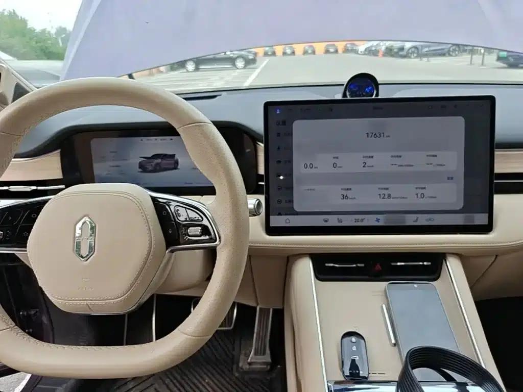 Wenjie M5 2025 Extended Range Ultra 4WD — миниатюра 10