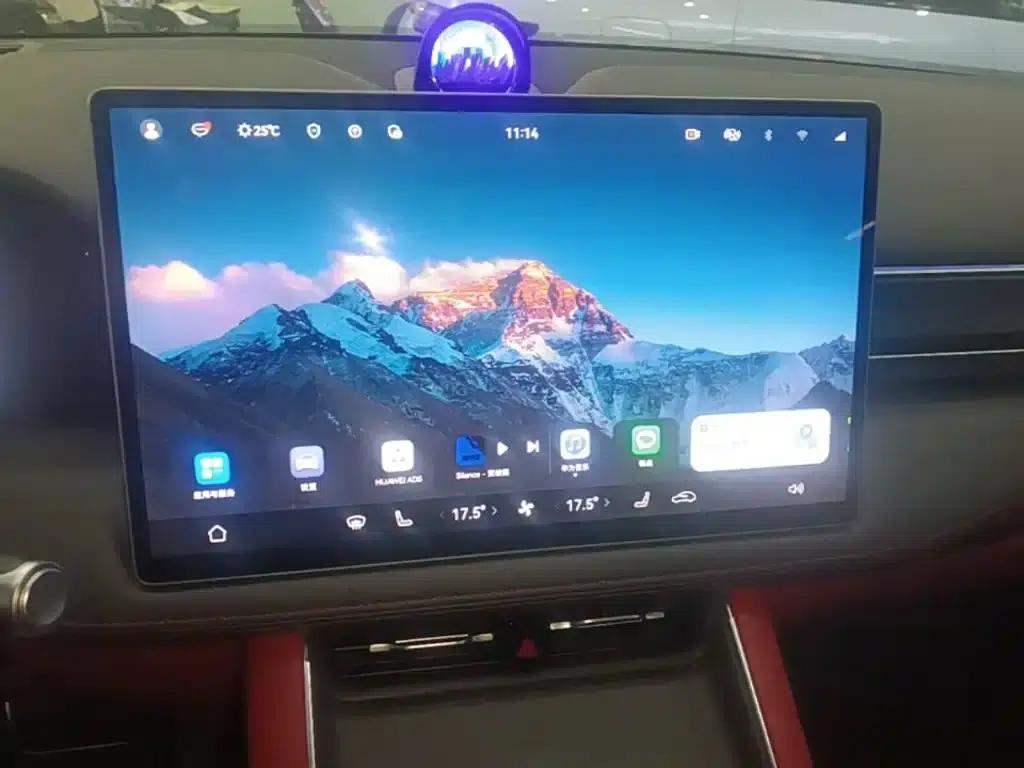 Wenjie M5 2025 Extended Range Ultra 4WD — миниатюра 13