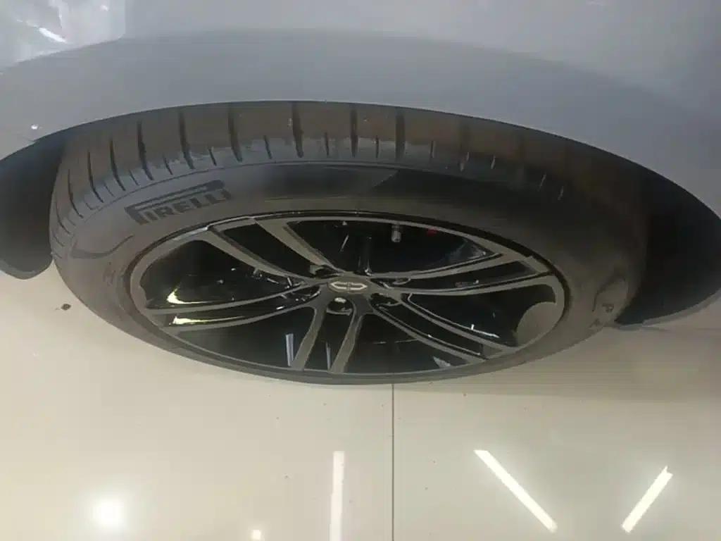 Wenjie M5 2025 Extended Range Ultra 4WD — миниатюра 23