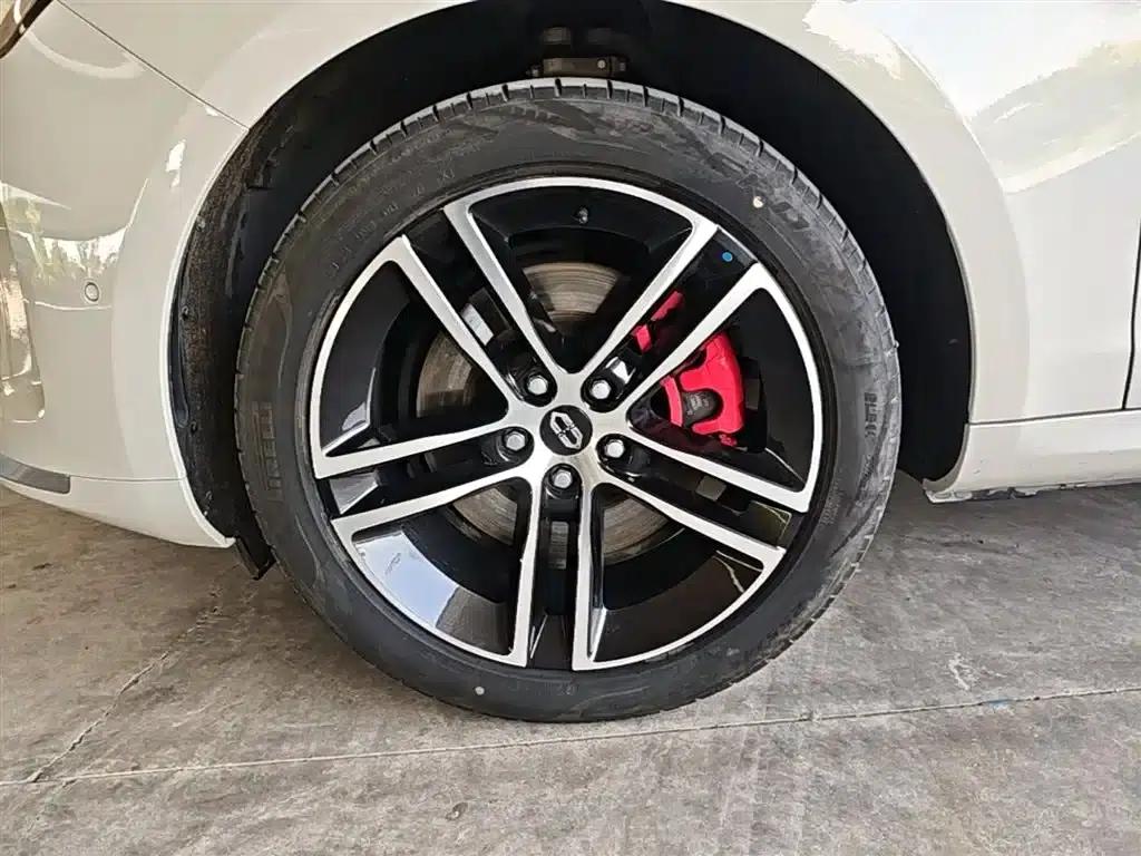 Wenjie M5 2025 Extended Range Ultra 4WD — миниатюра 23