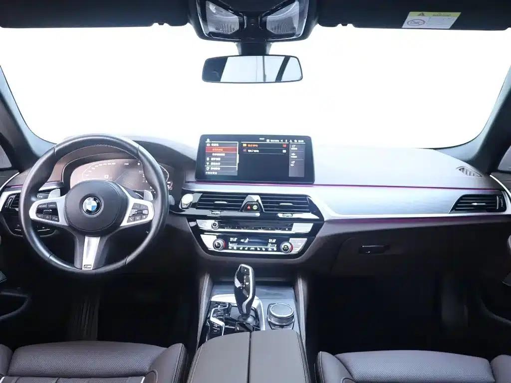 2021 BMW 5 Series 530Li Luxury M Sport Package — миниатюра 13