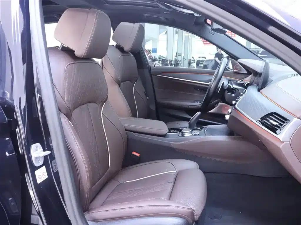 2021 BMW 5 Series 530Li Luxury M Sport Package — миниатюра 21