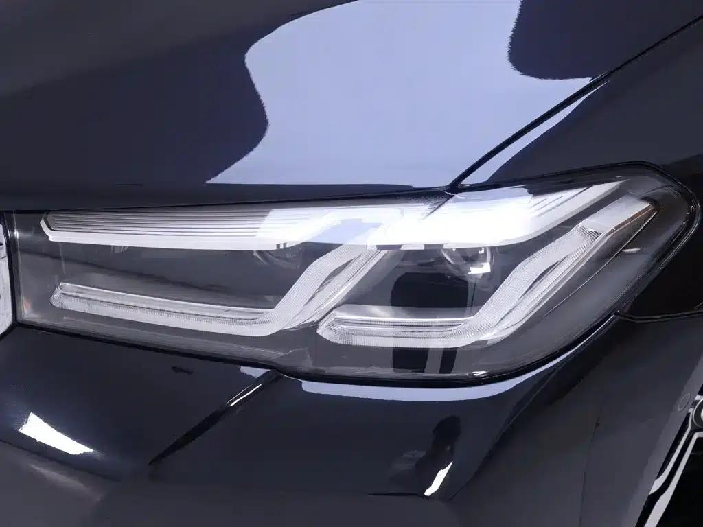 2021 BMW 5 Series 530Li Luxury M Sport Package — миниатюра 4