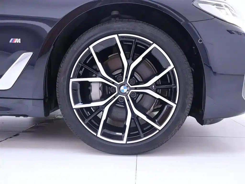2021 BMW 5 Series 530Li Luxury M Sport Package — миниатюра 6