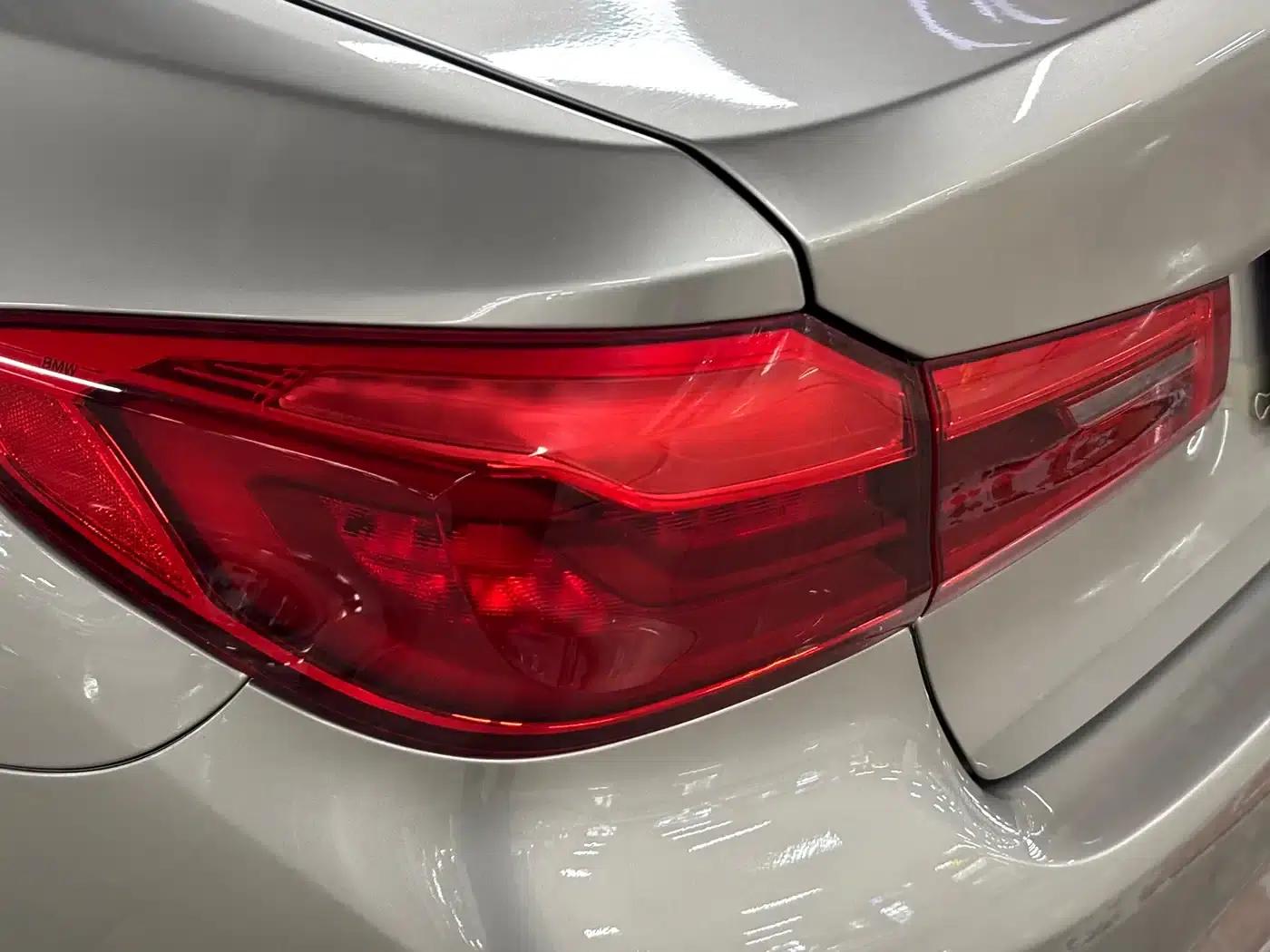 2020 BMW 5 Series 525Li Luxury Package — миниатюра 8