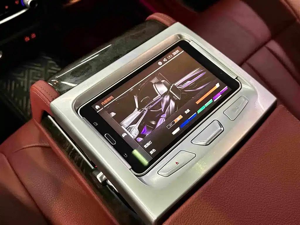2020 BMW 5 Series 530Li Luxury M Sport Package — миниатюра 19