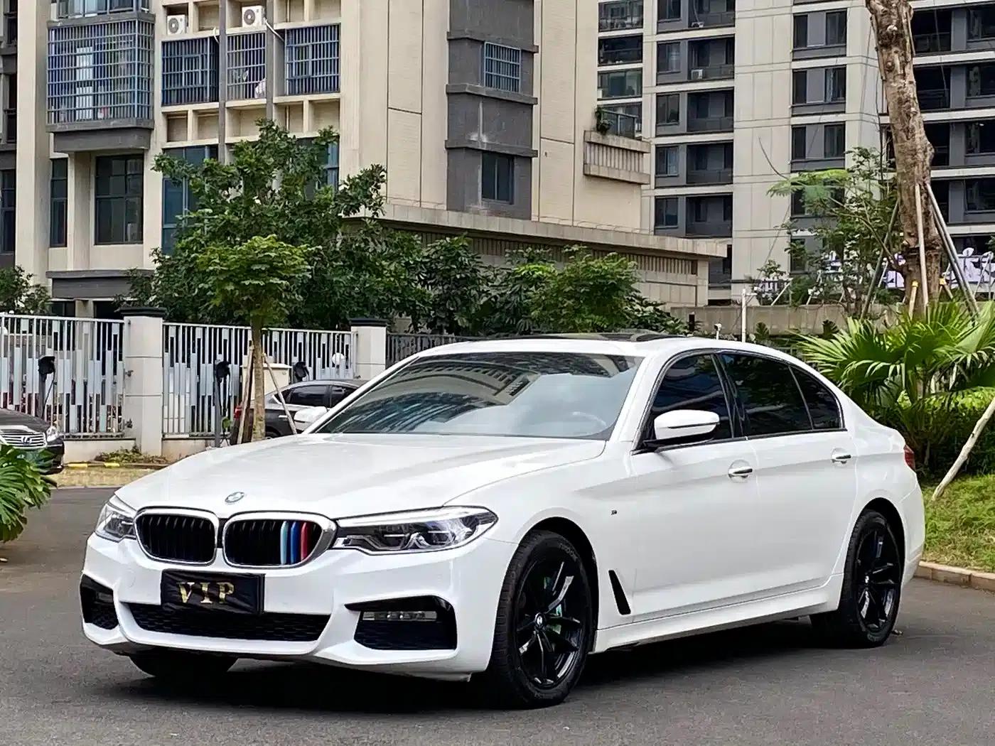 2018 BMW 5 Series 525Li M Sport Package — миниатюра 10