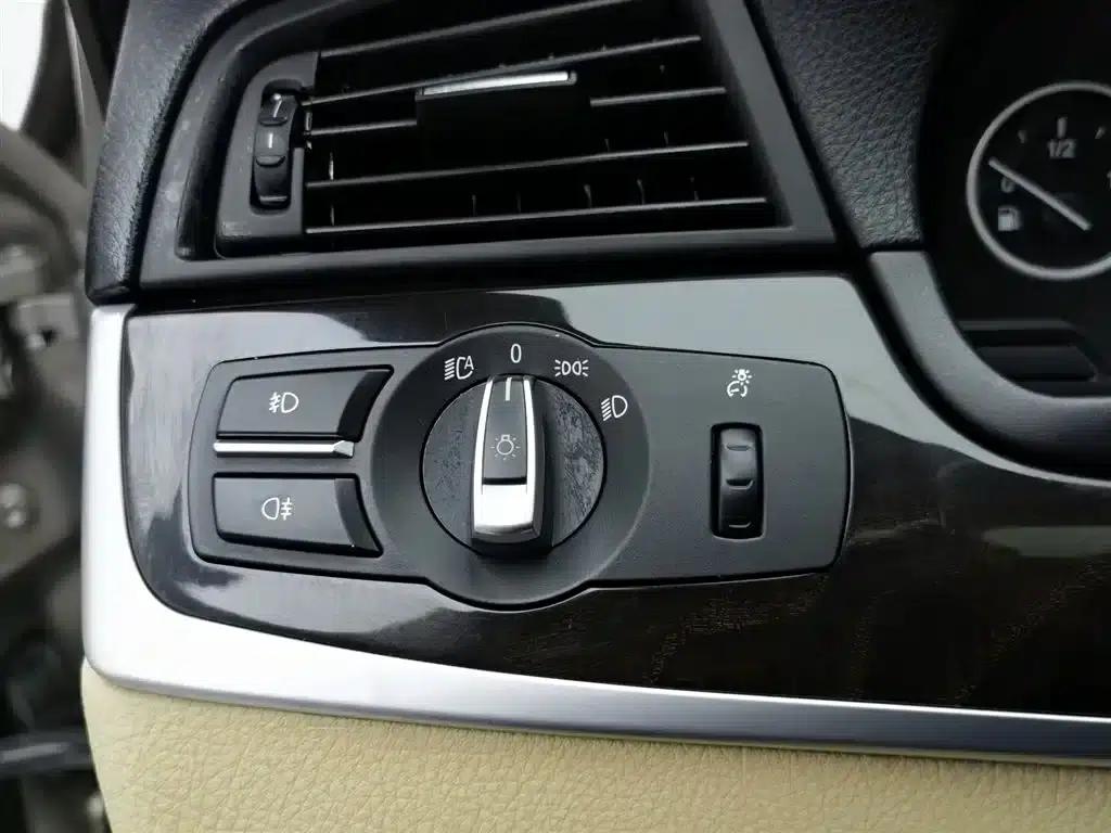 BMW 5 Series 2012 523Li Luxury — миниатюра 21