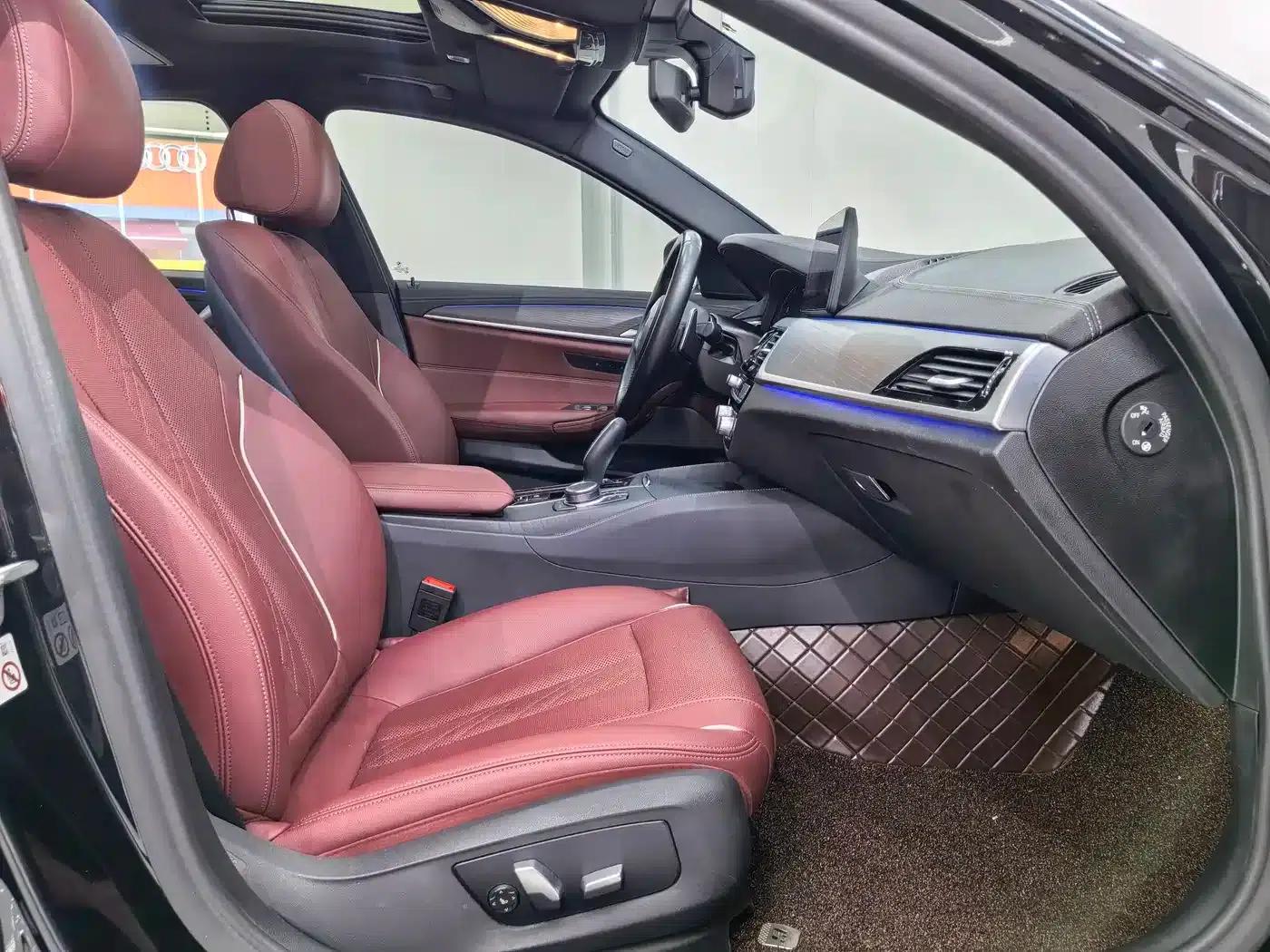 2022 BMW 5 Series 530Li Leading Edition M Sport Package — миниатюра 16