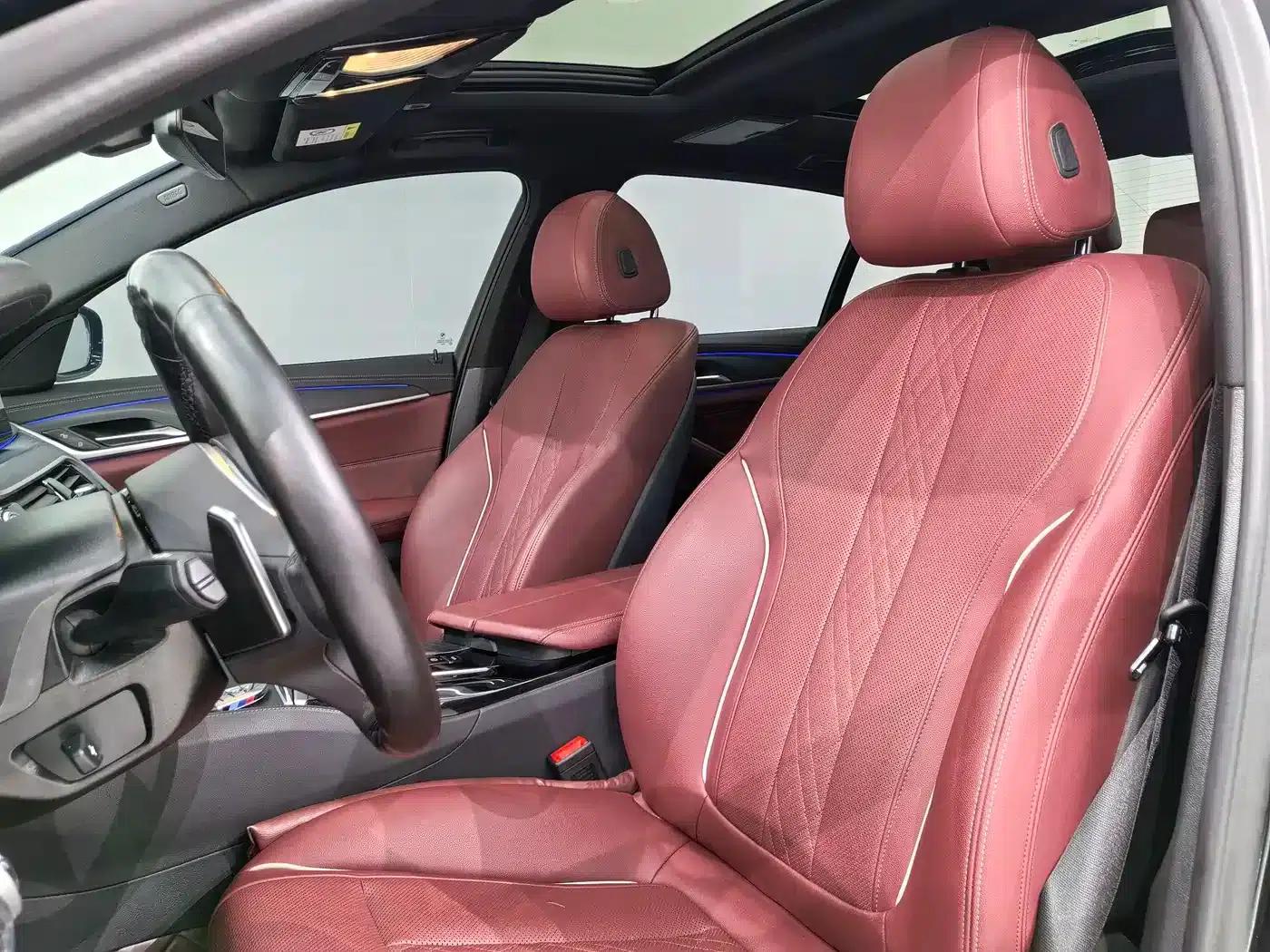 2022 BMW 5 Series 530Li Leading Edition M Sport Package — миниатюра 7