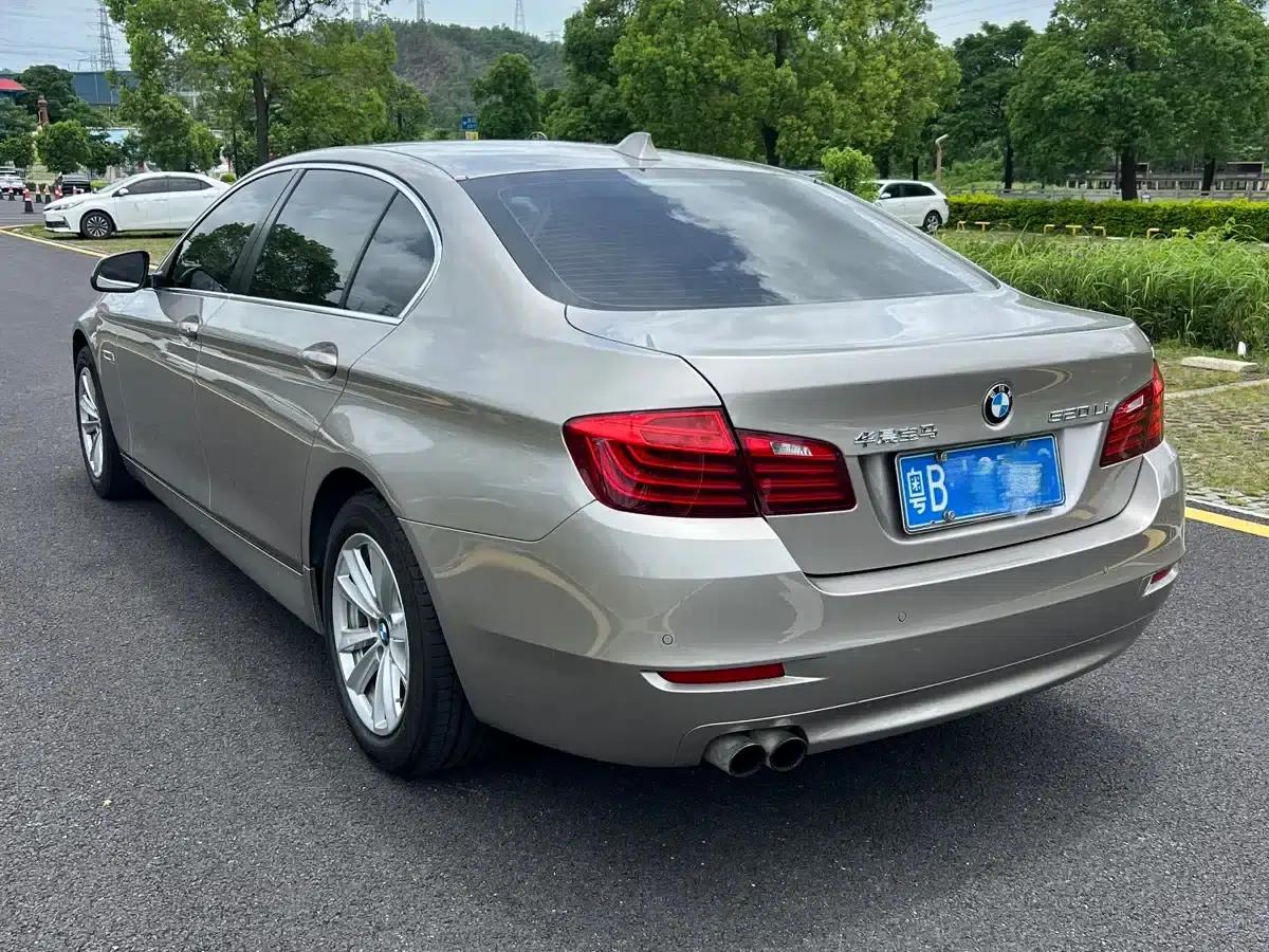 BMW 5 Series 2017 520Li Elegant Edition — миниатюра 4
