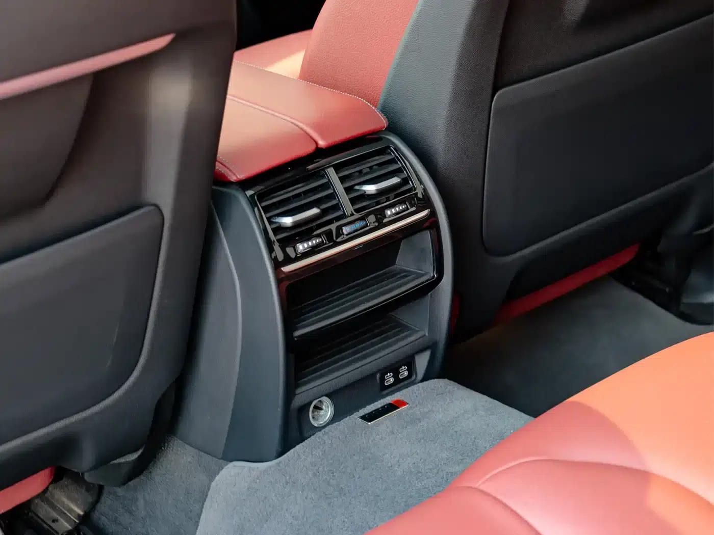 2020 BMW 5 Series 530Li xDrive M Sport Package — миниатюра 11