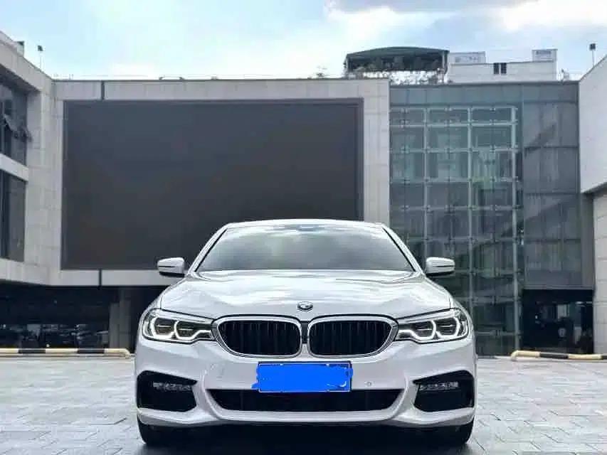 2018 BMW 5 Series 530Li Leading Edition M Sport Package — миниатюра 2