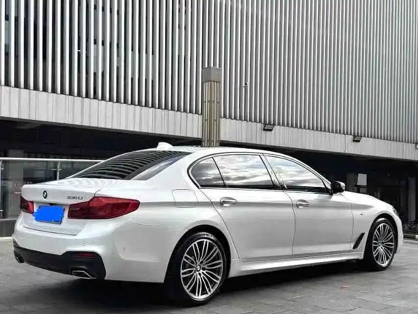 2018 BMW 5 Series 530Li Leading Edition M Sport Package — миниатюра 5