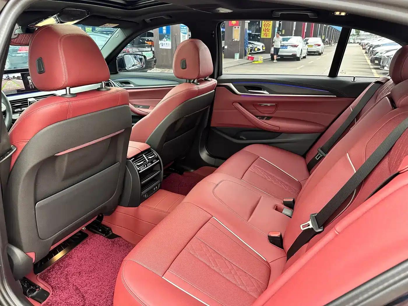 2023 BMW 5 Series 530Li Leading Edition M Sport Package — миниатюра 12