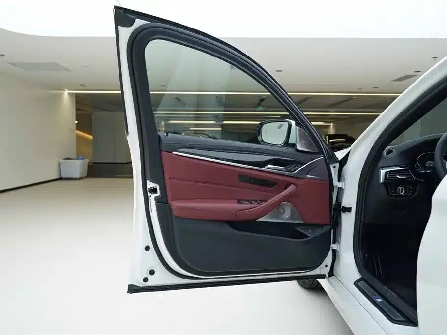 BMW 5 Series 2022 Facelift II 525Li M Sport Package — миниатюра 16