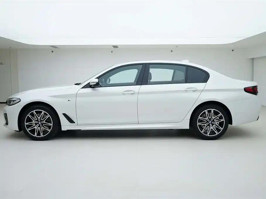 BMW 5 Series 2022 Facelift II 525Li M Sport Package — миниатюра 3