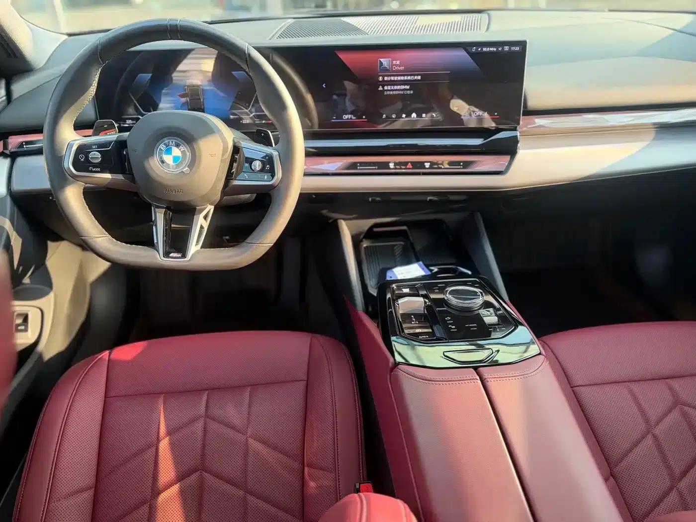 2025 BMW 5 Series 525Li M Sport Package — миниатюра 15