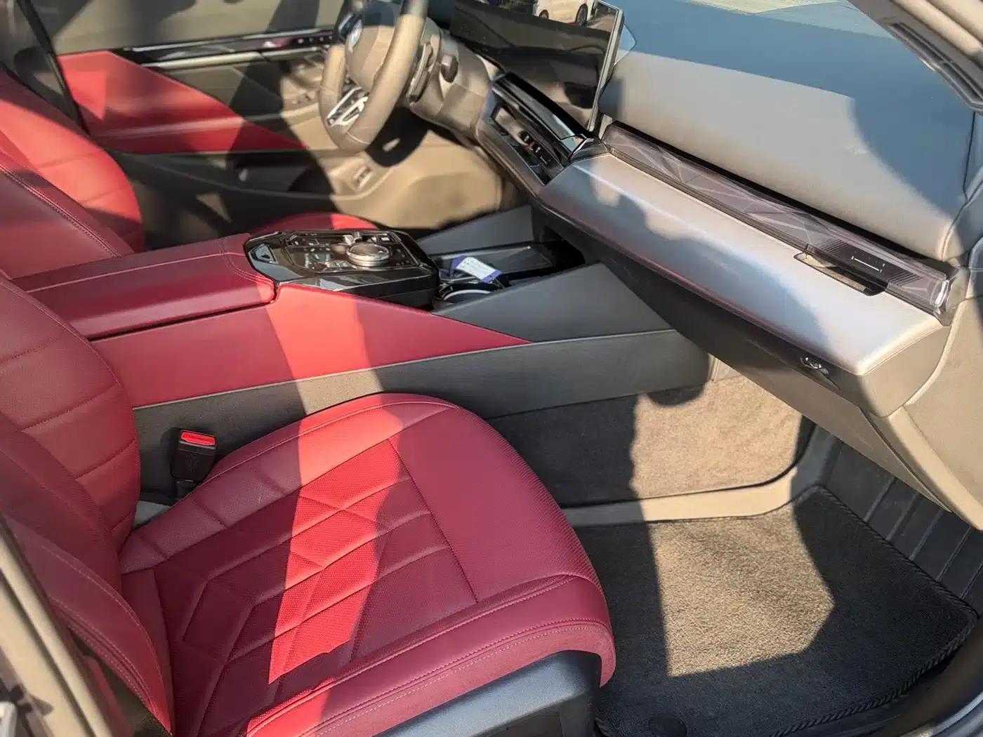 2025 BMW 5 Series 525Li M Sport Package — миниатюра 18