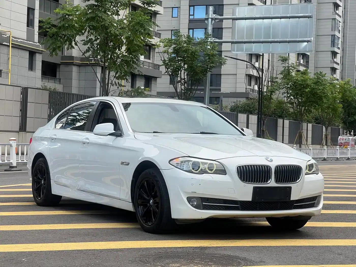 BMW 5 Series 2013 525Li Leading Edition — миниатюра 3