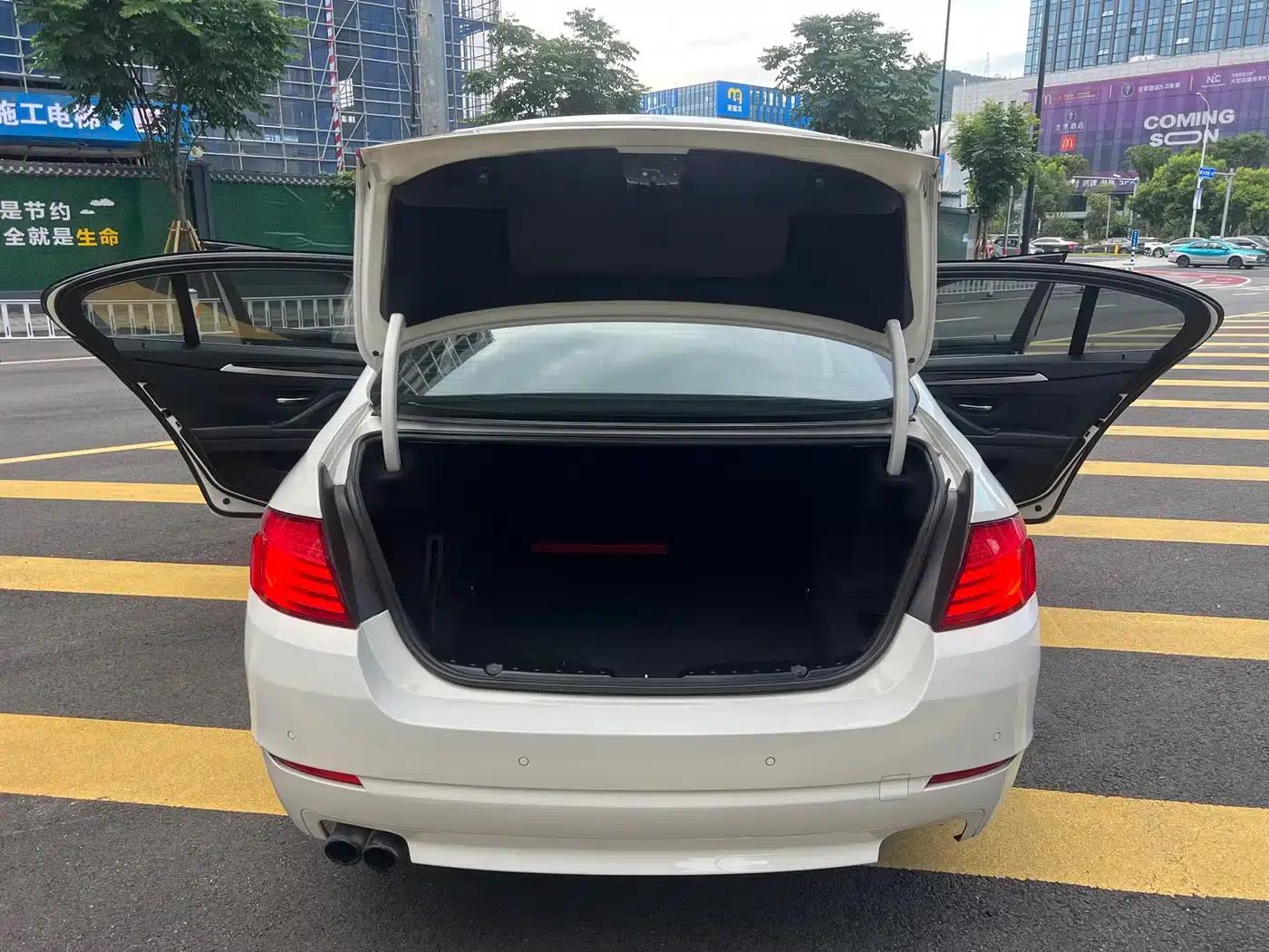 BMW 5 Series 2013 525Li Leading Edition — миниатюра 10