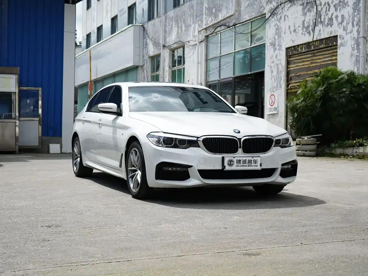 2019 BMW 5 Series 525Li M Sport Package — миниатюра 3