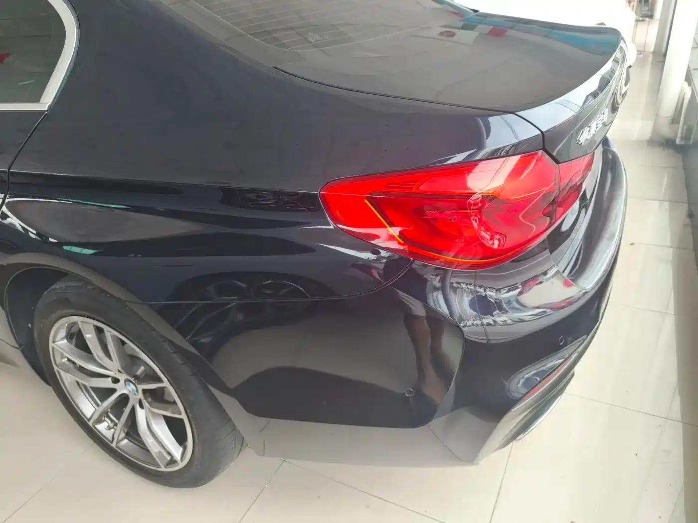 2020 BMW 5 Series 525Li M Sport Package — миниатюра 18