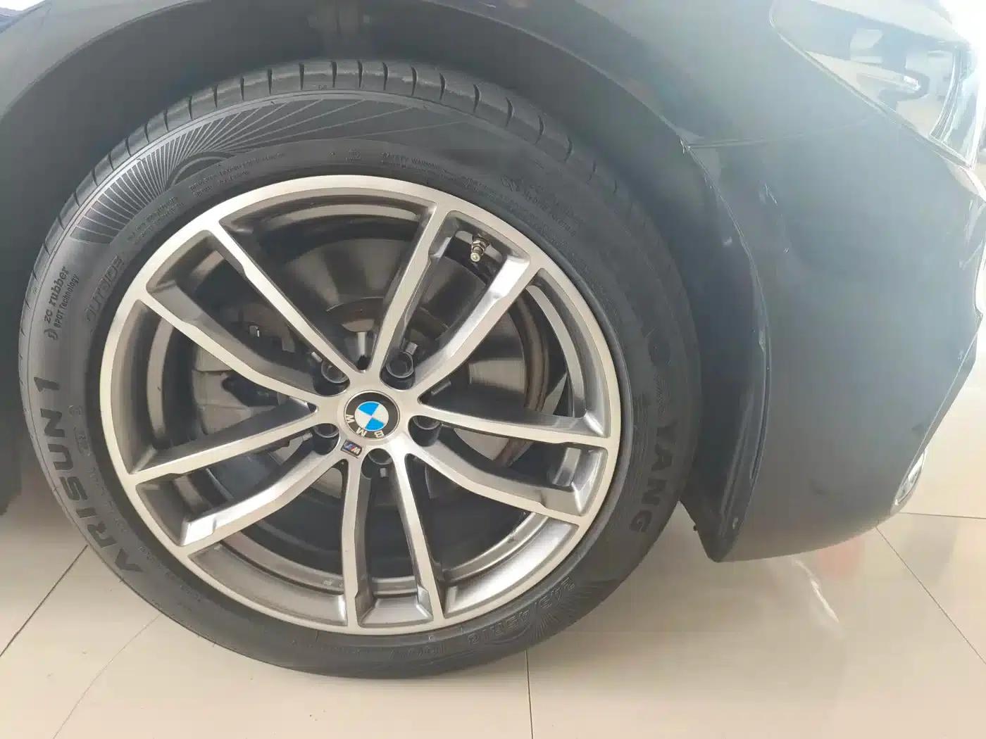 2020 BMW 5 Series 525Li M Sport Package — миниатюра 6