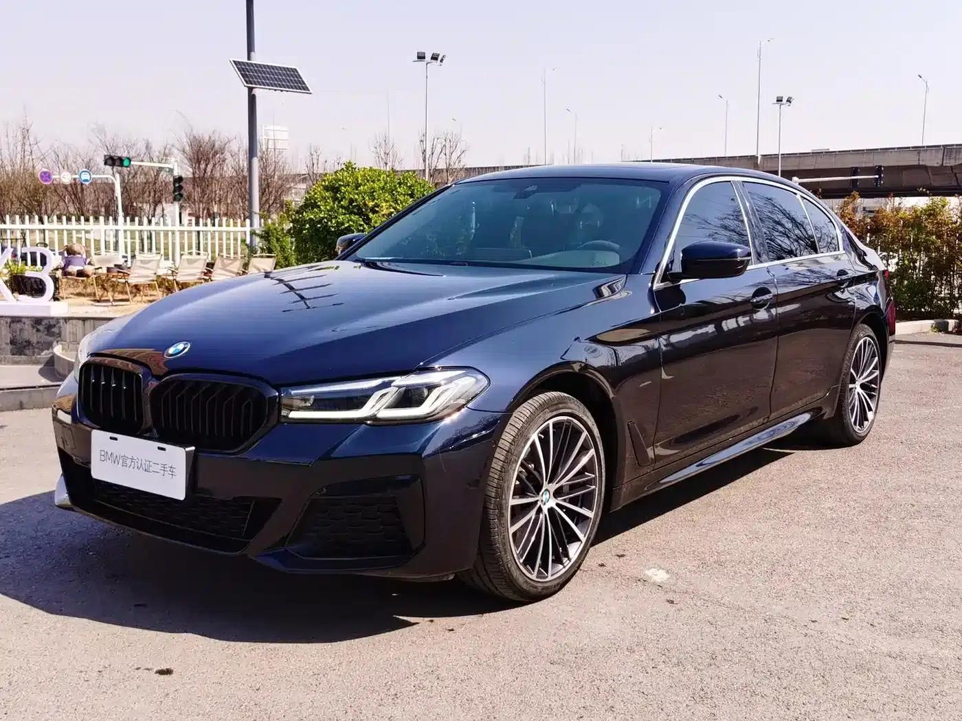 2022 BMW 5 Series 530Li Leading Edition M Sport Package — миниатюра 1