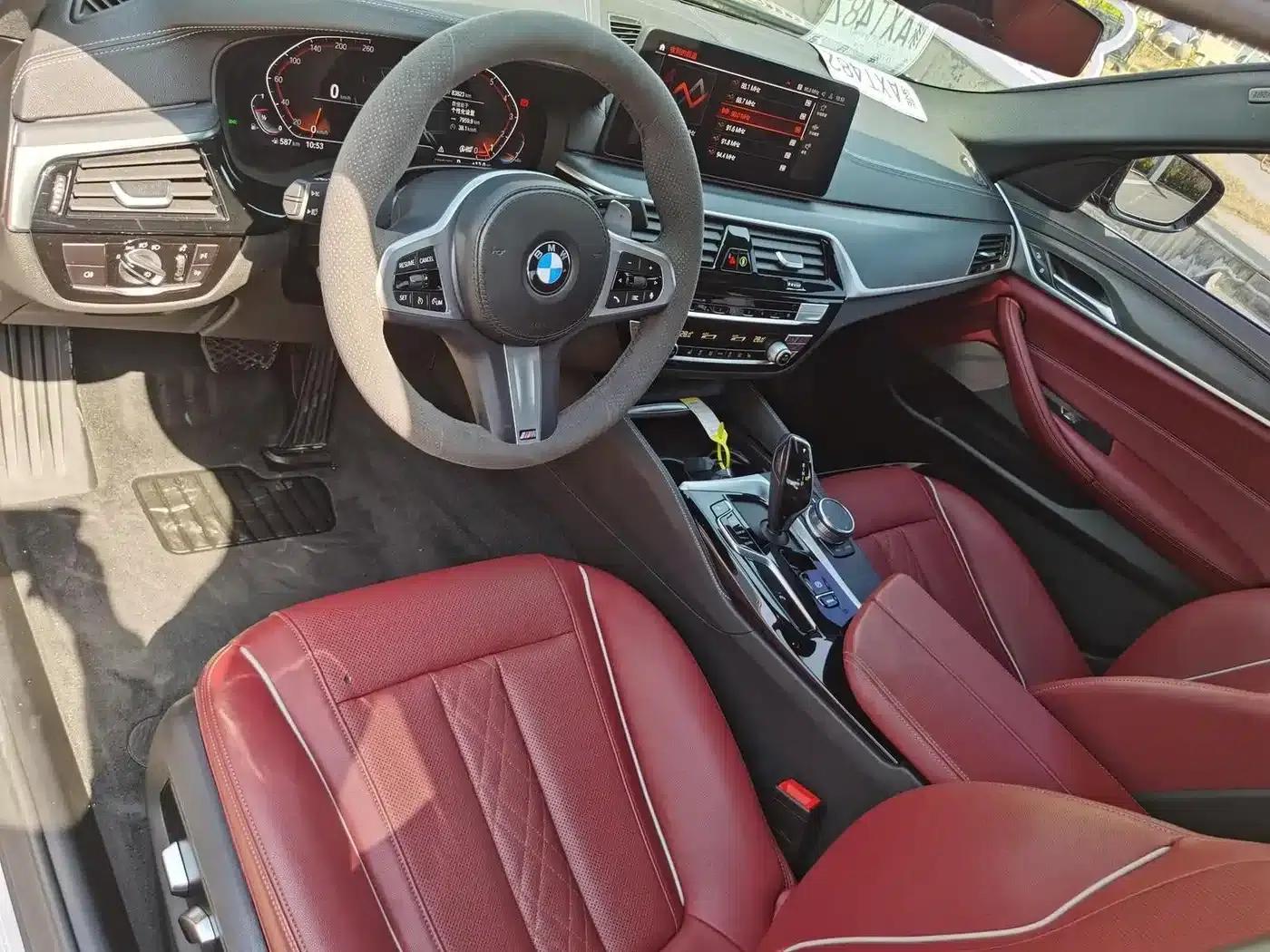 2022 BMW 5 Series 530Li Leading Edition M Sport Package — миниатюра 15