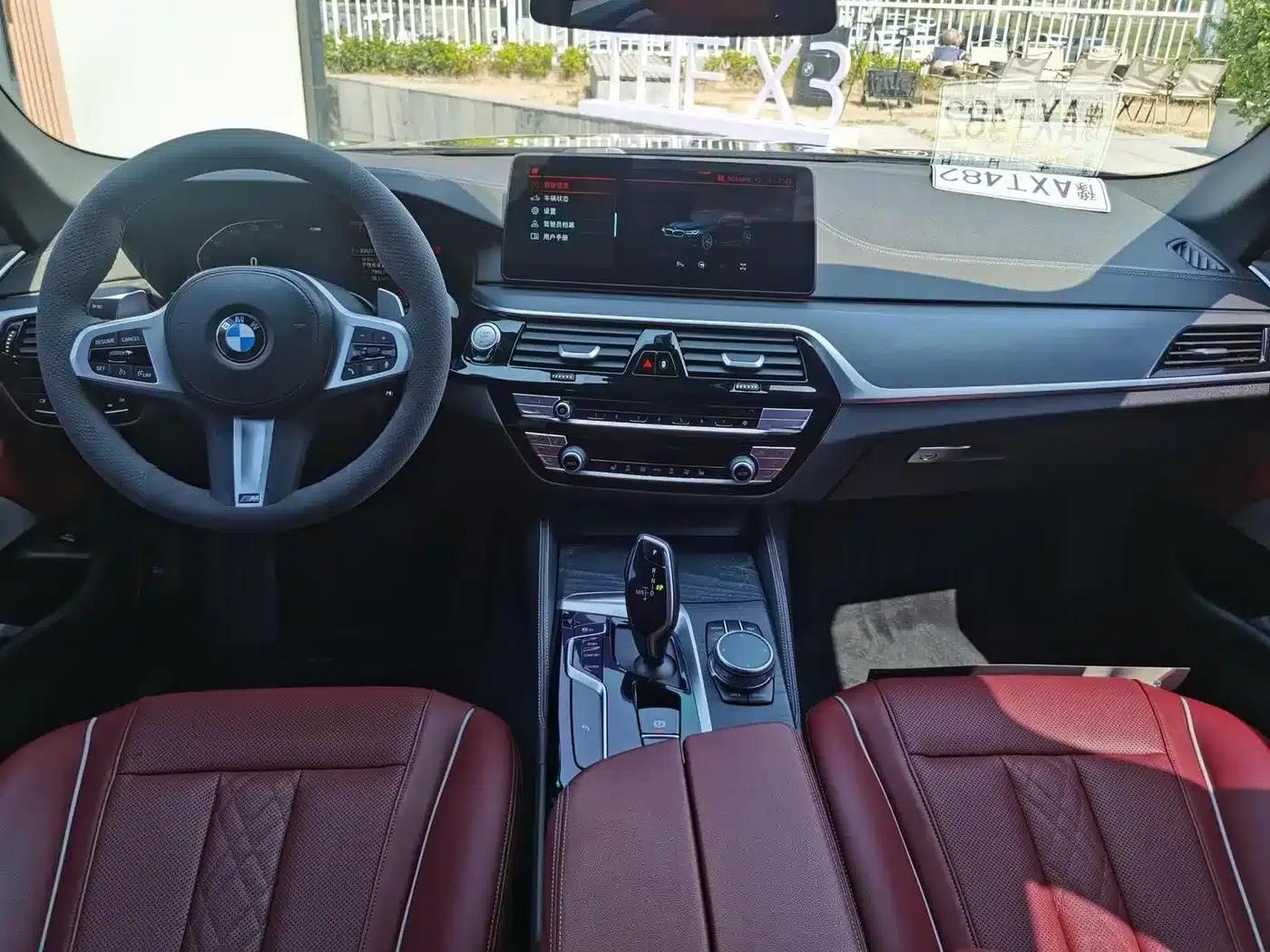 2022 BMW 5 Series 530Li Leading Edition M Sport Package — миниатюра 17