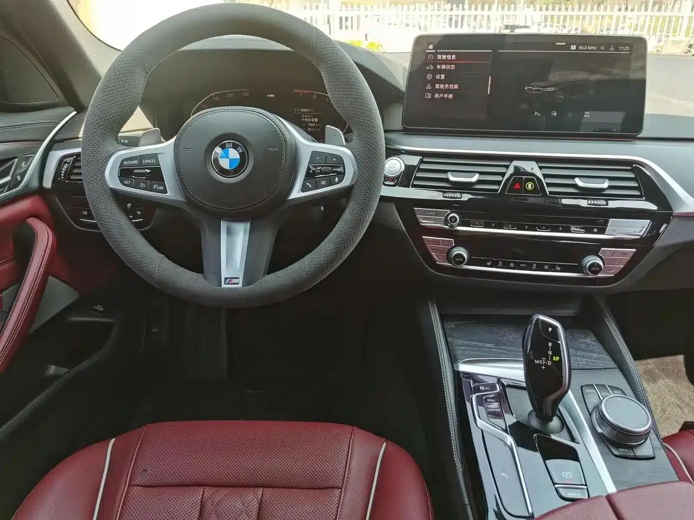 2022 BMW 5 Series 530Li Leading Edition M Sport Package — миниатюра 18