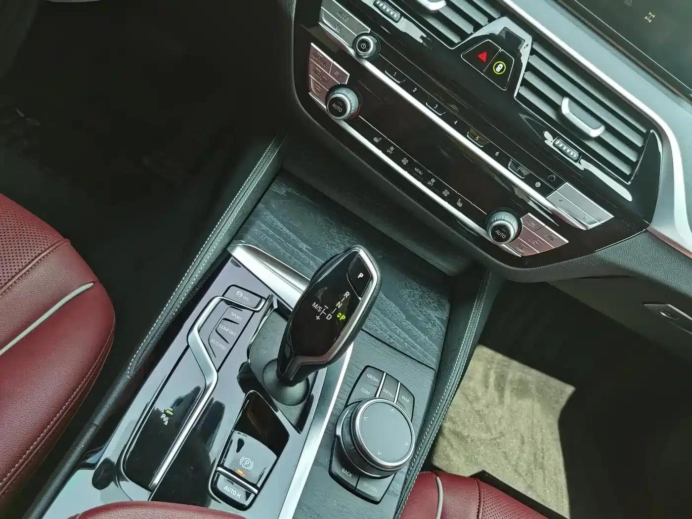 2022 BMW 5 Series 530Li Leading Edition M Sport Package — миниатюра 20