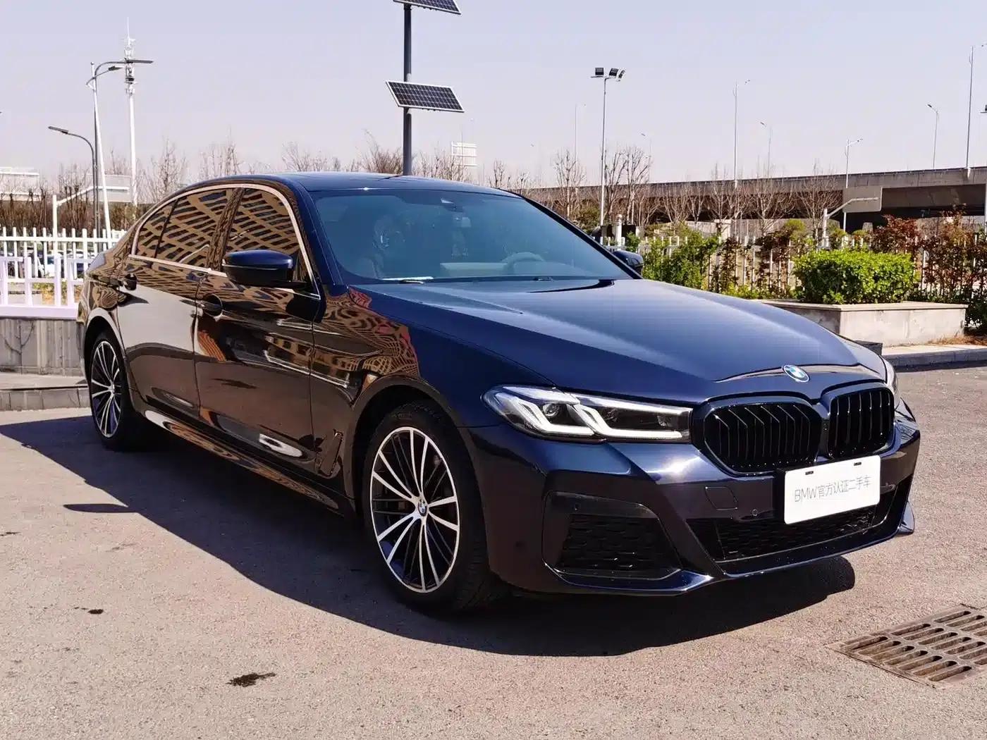 2022 BMW 5 Series 530Li Leading Edition M Sport Package — миниатюра 3