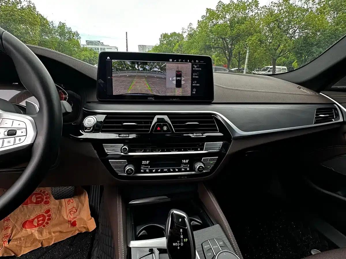 BMW 5 Series 2022 Facelift 3 530Li Luxury M Sport Package — миниатюра 15