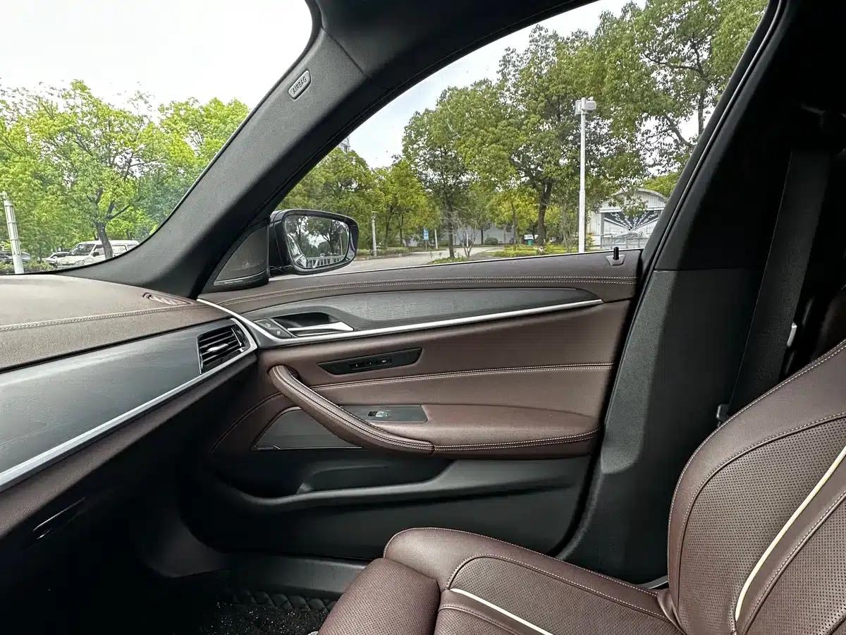 BMW 5 Series 2022 Facelift 3 530Li Luxury M Sport Package — миниатюра 16