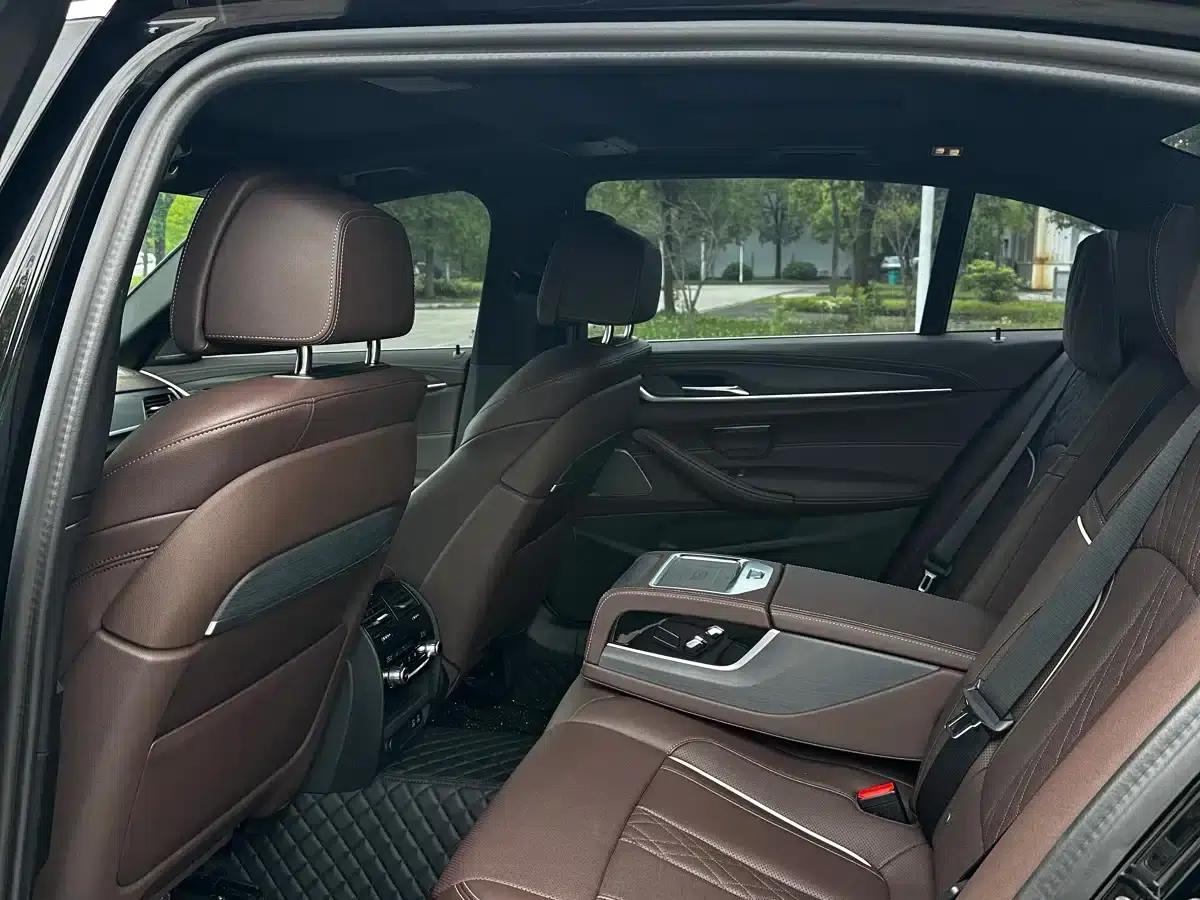 BMW 5 Series 2022 Facelift 3 530Li Luxury M Sport Package — миниатюра 9