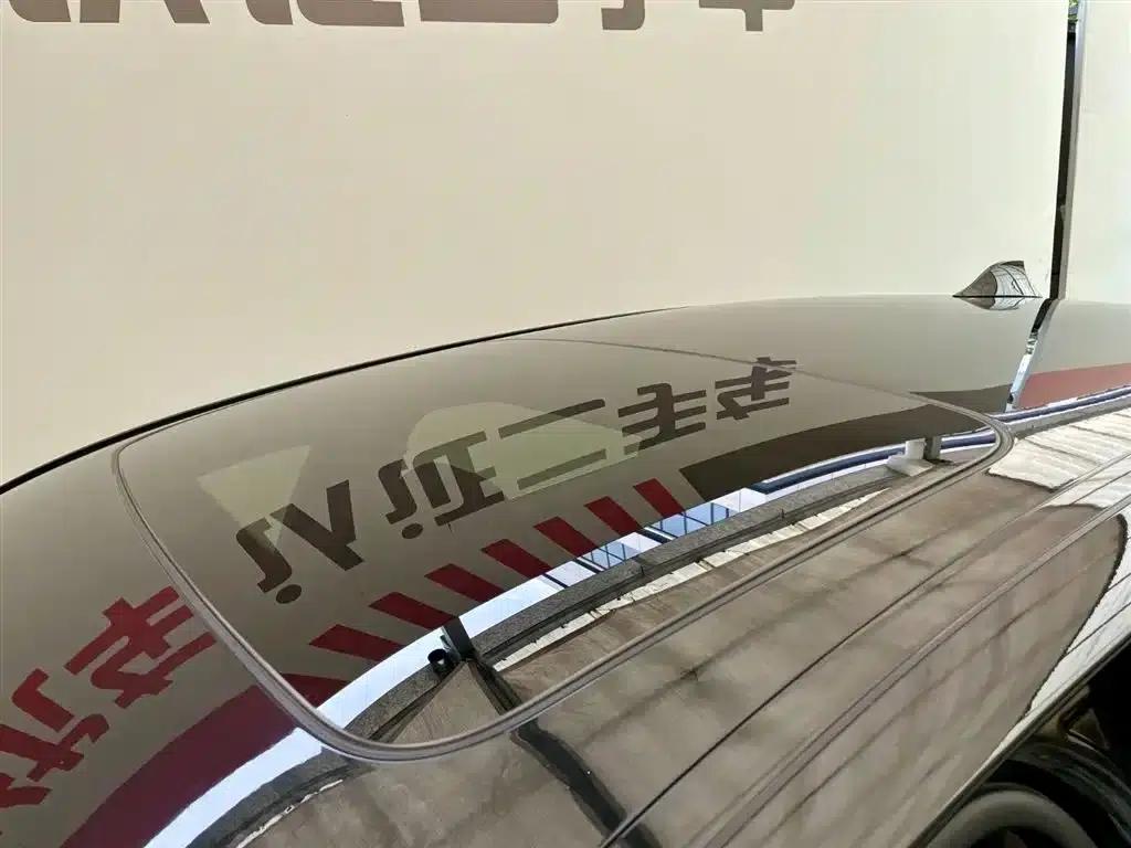 2017 BMW 5 Series 525Li Luxury Design Package — миниатюра 12