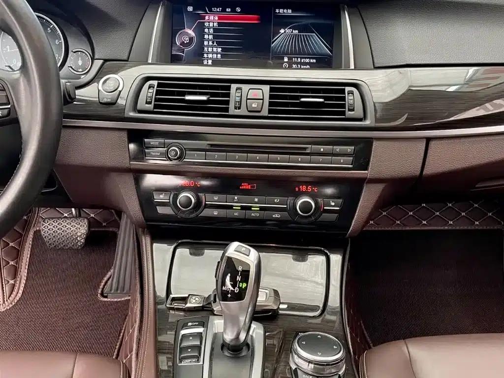 2017 BMW 5 Series 525Li Luxury Design Package — миниатюра 14