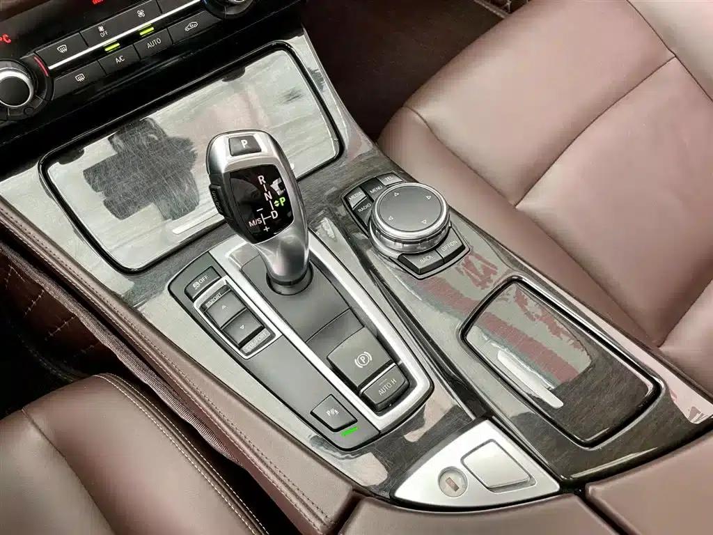2017 BMW 5 Series 525Li Luxury Design Package — миниатюра 10