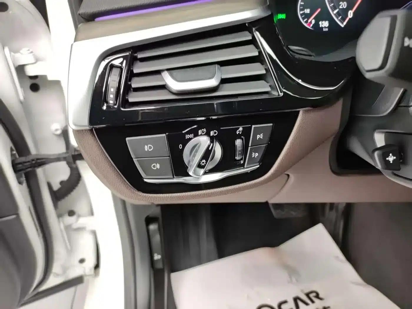 BMW 5 Series 2019 530Li Leading Luxury Package — миниатюра 30